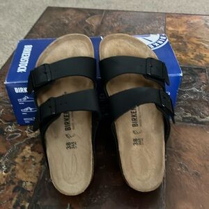 New Birkenstock Black Arizona Sandals Size 7.5 or 38